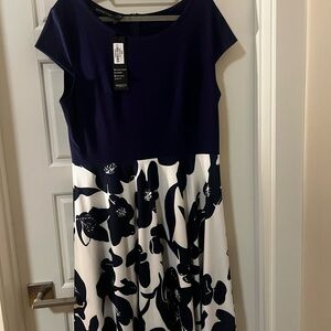 Women's Navy and White Floral Dress Never worn!